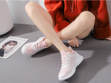 Cargar imagen en el visor de la galería, 2020 otoño nueva versión coreana Las zapatillas deportivas
