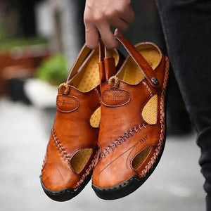 Sandalias de cuero con punta cerrada suave al aire libre con costura a mano para hombres