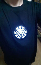 Cargar imagen en el visor de la galería, Iron Man LED Reactor camiseta ligera
